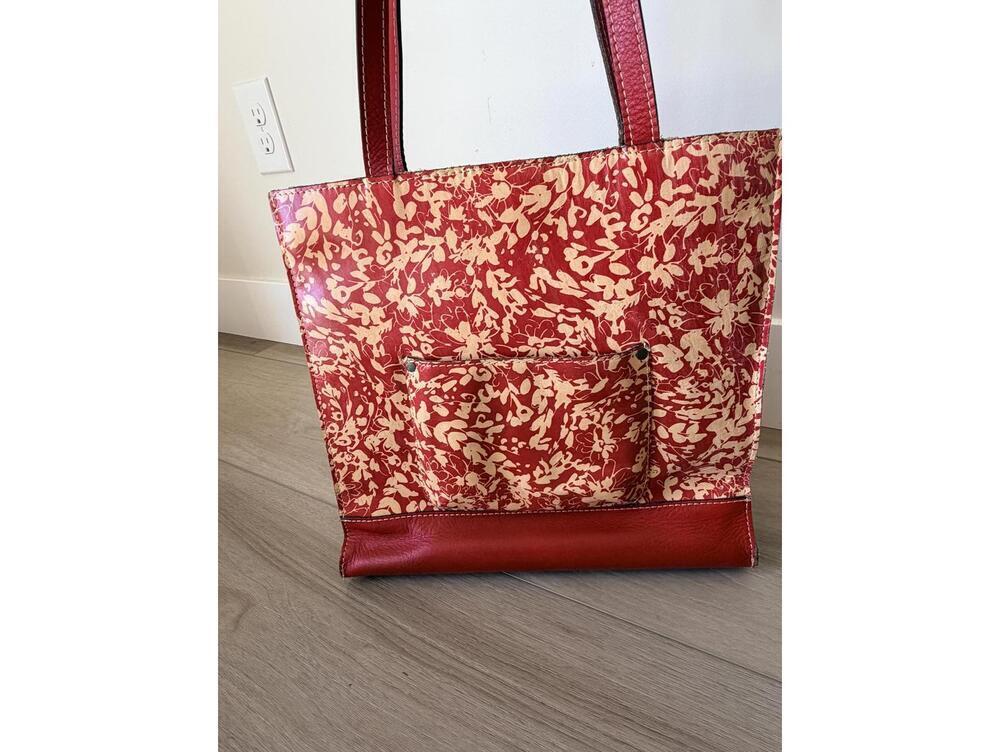 Patricia Nash Large Travel Tote Bag Ruffle Lace Paris Red Wildflower Leather - Picture 3 of 8
